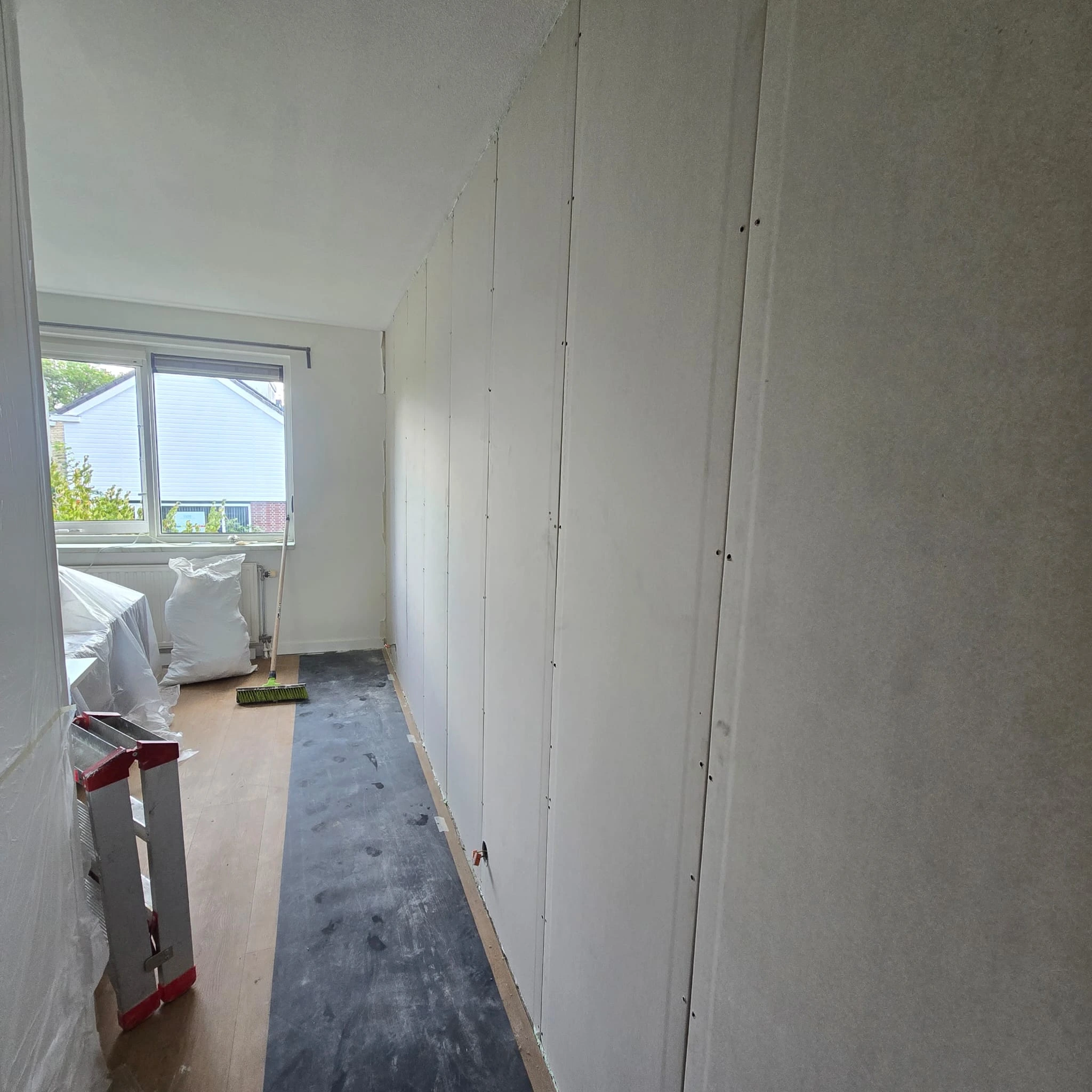 Muren isoleren tegen geluid den haag