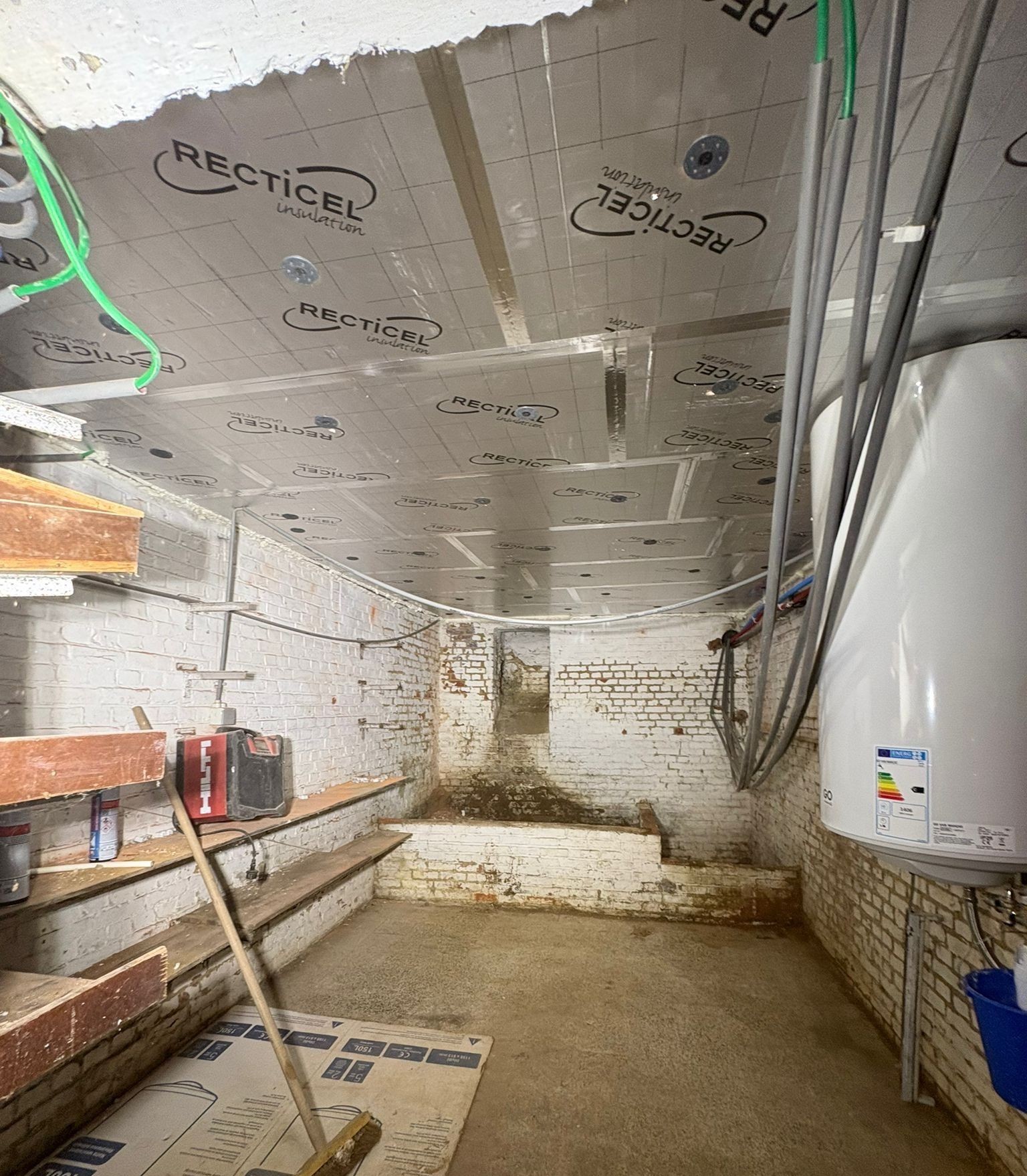 Kelderplafondisolatie en garageplafondisolatie